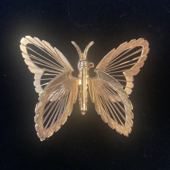Vintage Monet Gold Toned Butterfly Brooch/Pin - Picture 2 of 5